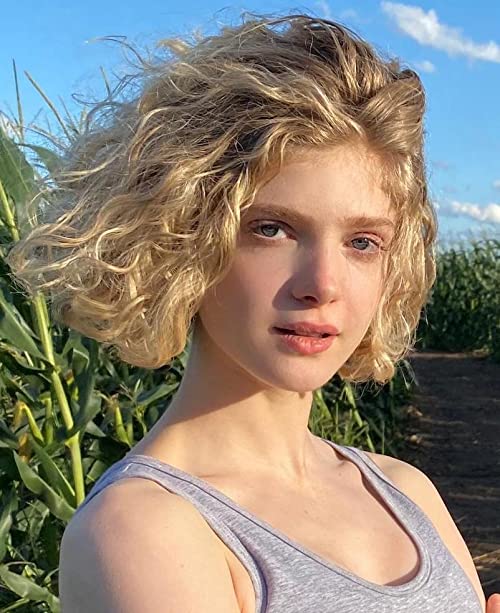 Elena Kampouris